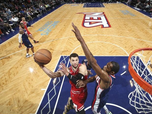 球队依然以 球队依然以