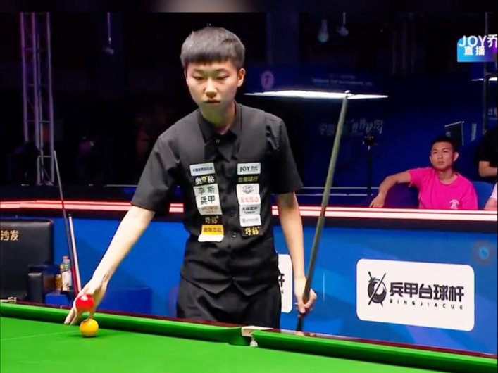 阿斯：莱万右胫骨挫伤，但伤势无大碍能出战塞维利亚