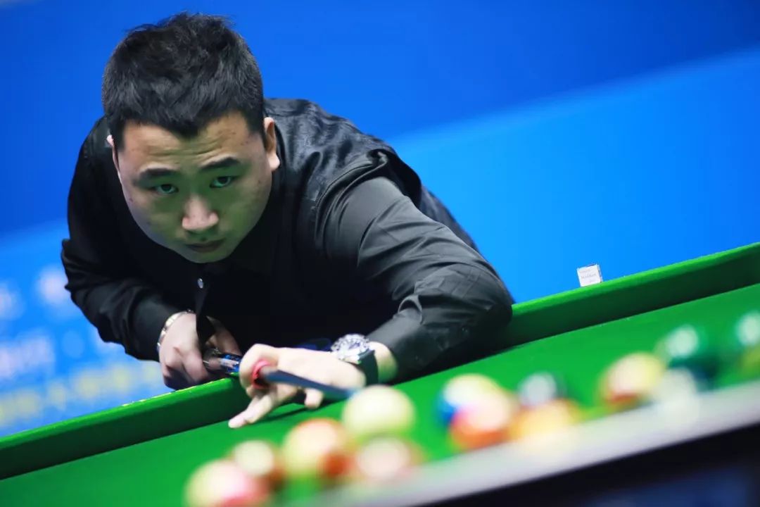 表现大幅下 表现大幅下