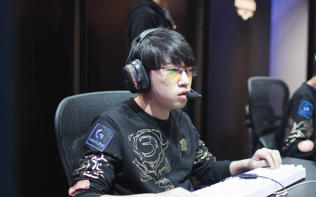 茜搭上羽球 茜搭上羽球